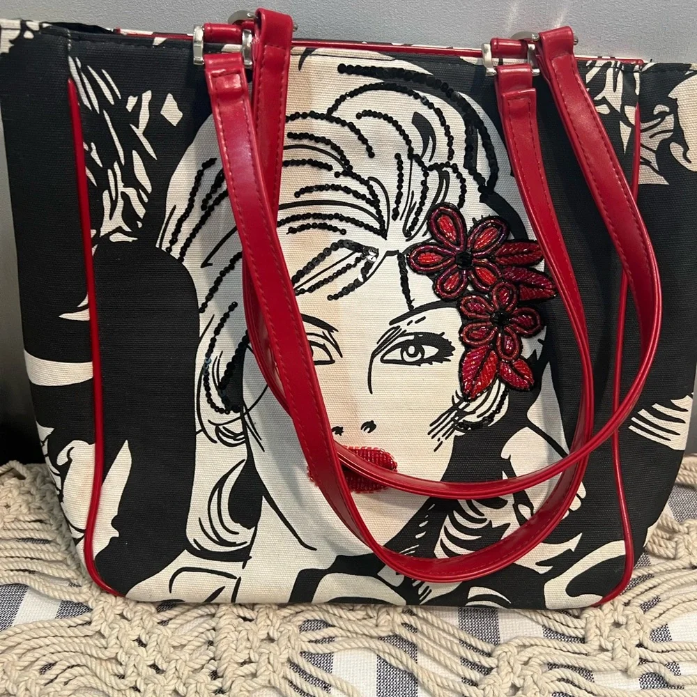 Illustration Artsy Tote Black And White with red Sequins!